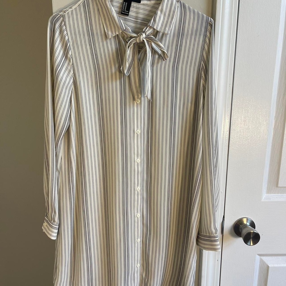 Forever 21 White Black Striped Tie Neck Long Sleeve Button Up Tunic Shirt M